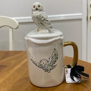 NWT.  Rae Dunn, Harry Potter series, “Hedwig”, 24oz., ceramic mug with lid.